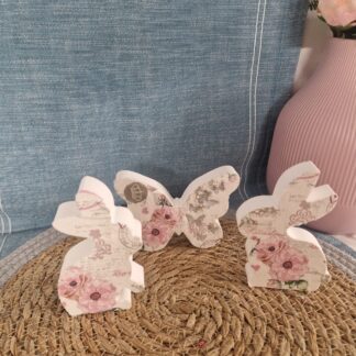 Deko Osterhasen und Schmetterling Serviettentechnik